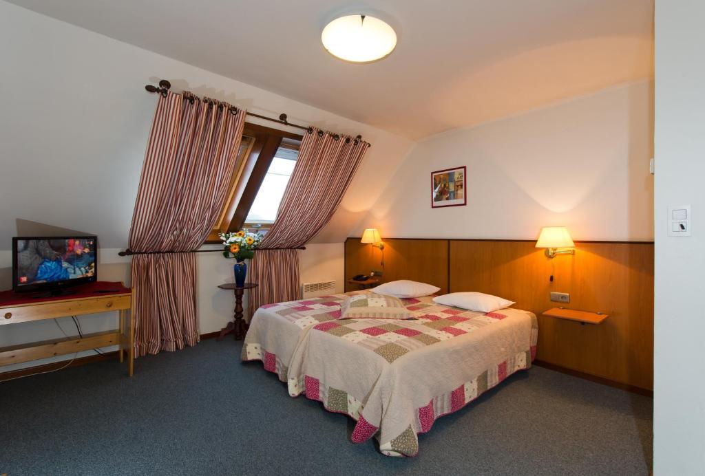 Auberge Le XIX Eme Thulin Oda fotoğraf